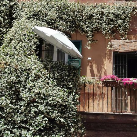 Apartments Campo De Fiori Rome Exterior photo