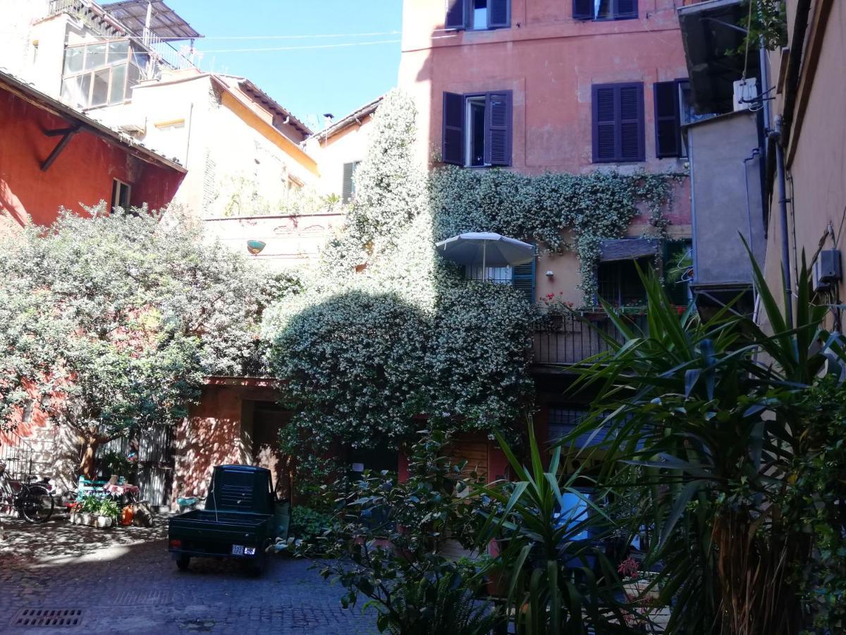 Apartments Campo De Fiori Rome Exterior photo